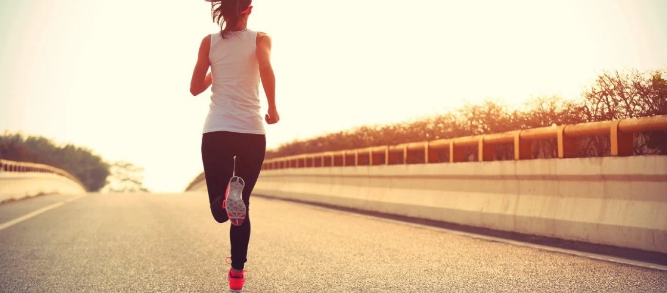 Αυτή είναι η θεμελιώδης αρχή του τζόκινγκ - Όλα όσα πρέπει να γνωρίζετε (βίντεο)